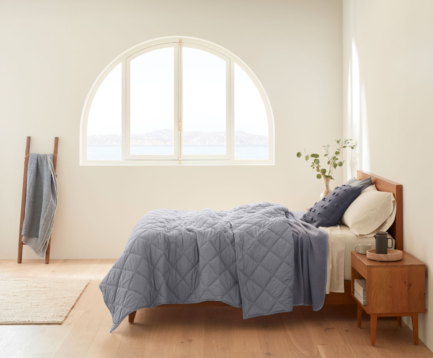 DiamondStitch_Comforter_SteelBlue_A_SP22_2409_x_Window